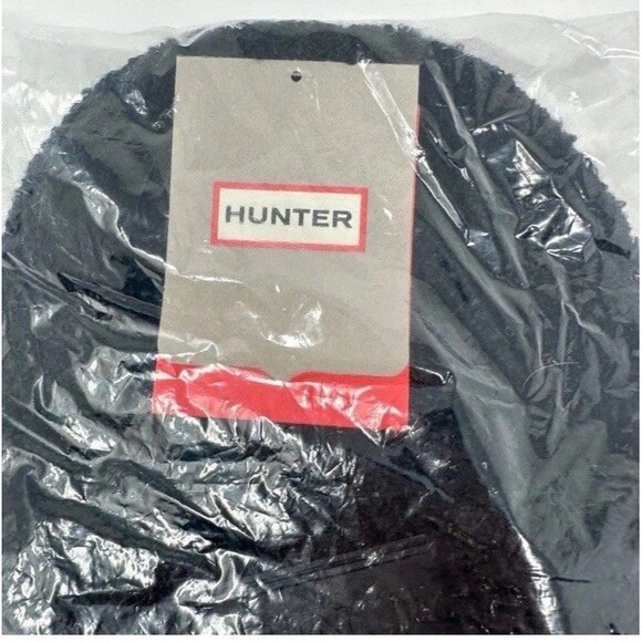 Hunter Tonal Patch Logo Beanie - Black OS, $58 MSRP, New With Tags - Picture 11 of 12